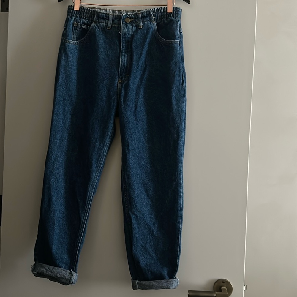 Vintage Lee high-waisted jeans size 28/29.